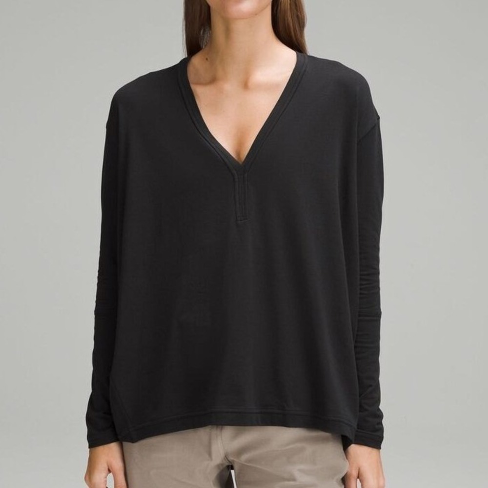 Lululemon 10 Back In Action V-Neck Long-Sleeve Shirt Black Oversized Relaxed Fit